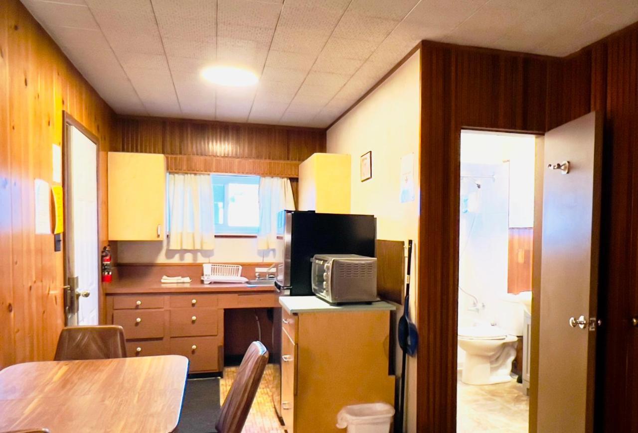 كويسنيل Airport Inn المظهر الخارجي الصورة