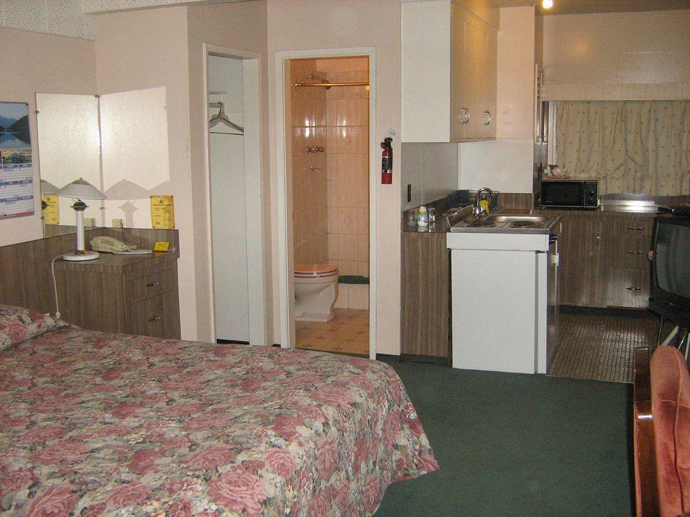 كويسنيل Airport Inn المظهر الخارجي الصورة