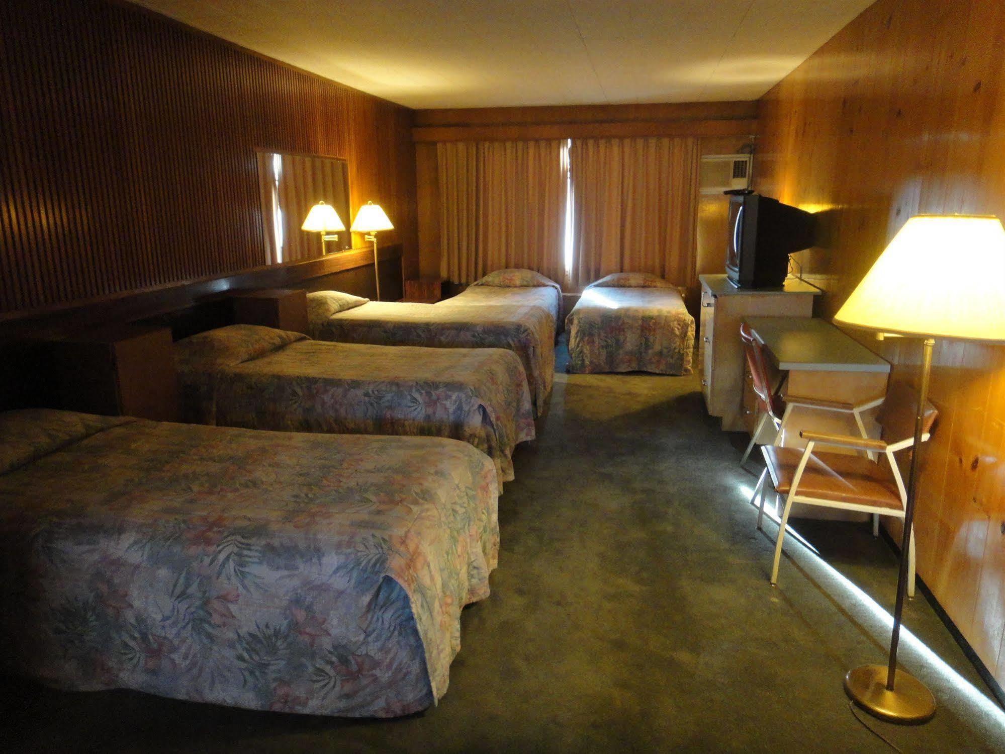 كويسنيل Airport Inn المظهر الخارجي الصورة
